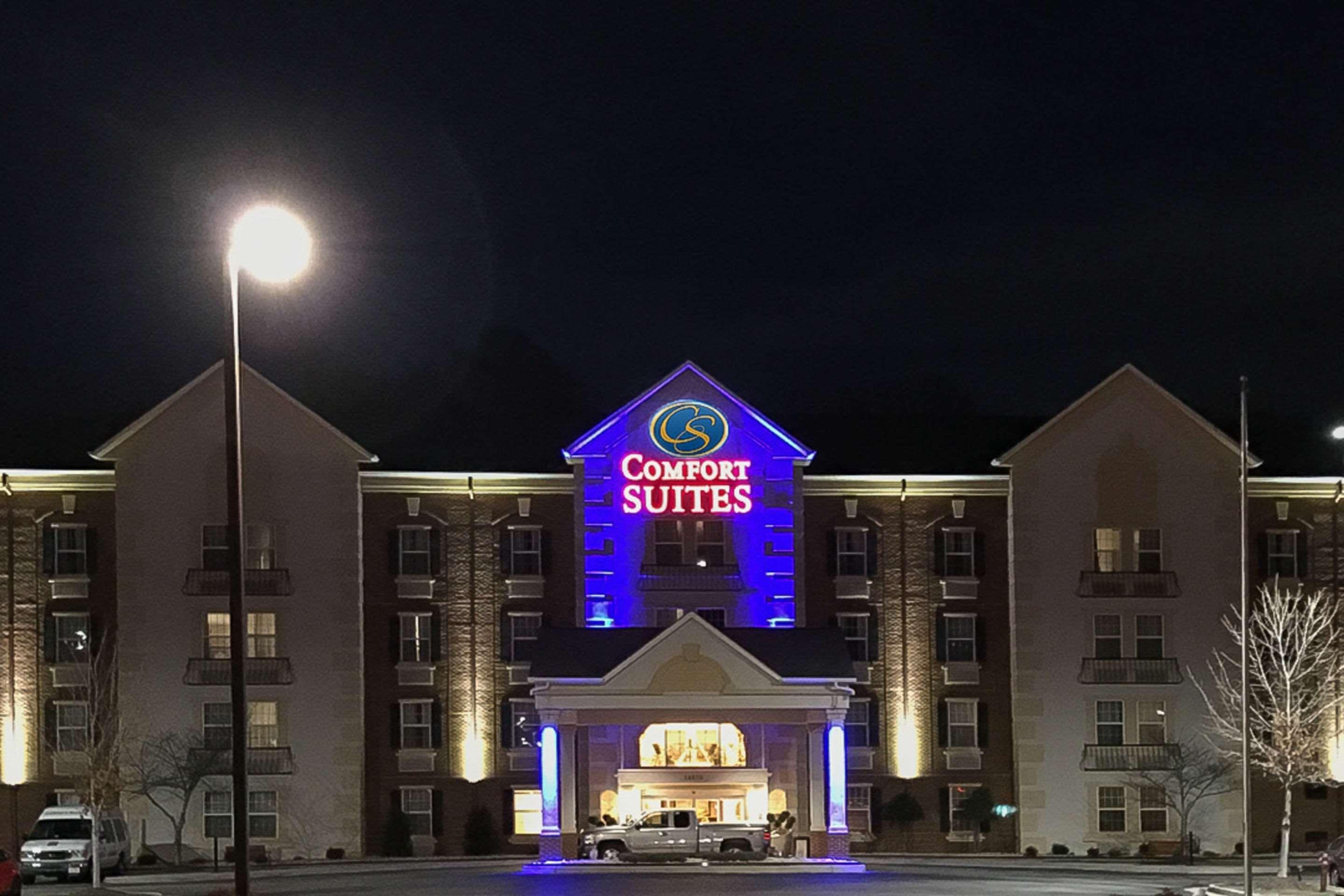 Comfort Suites Newport News Airport Exterior foto