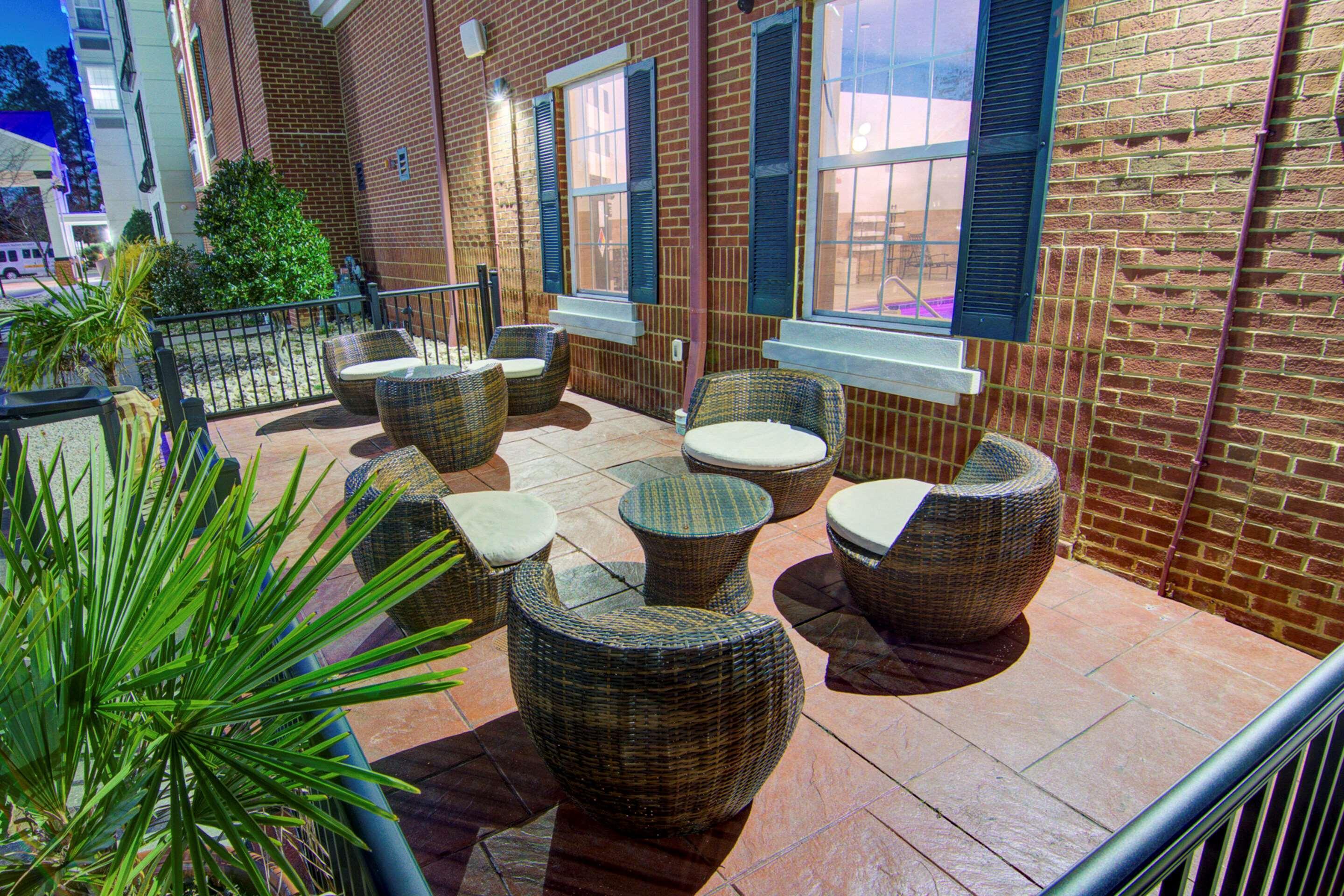 Comfort Suites Newport News Airport Exterior foto