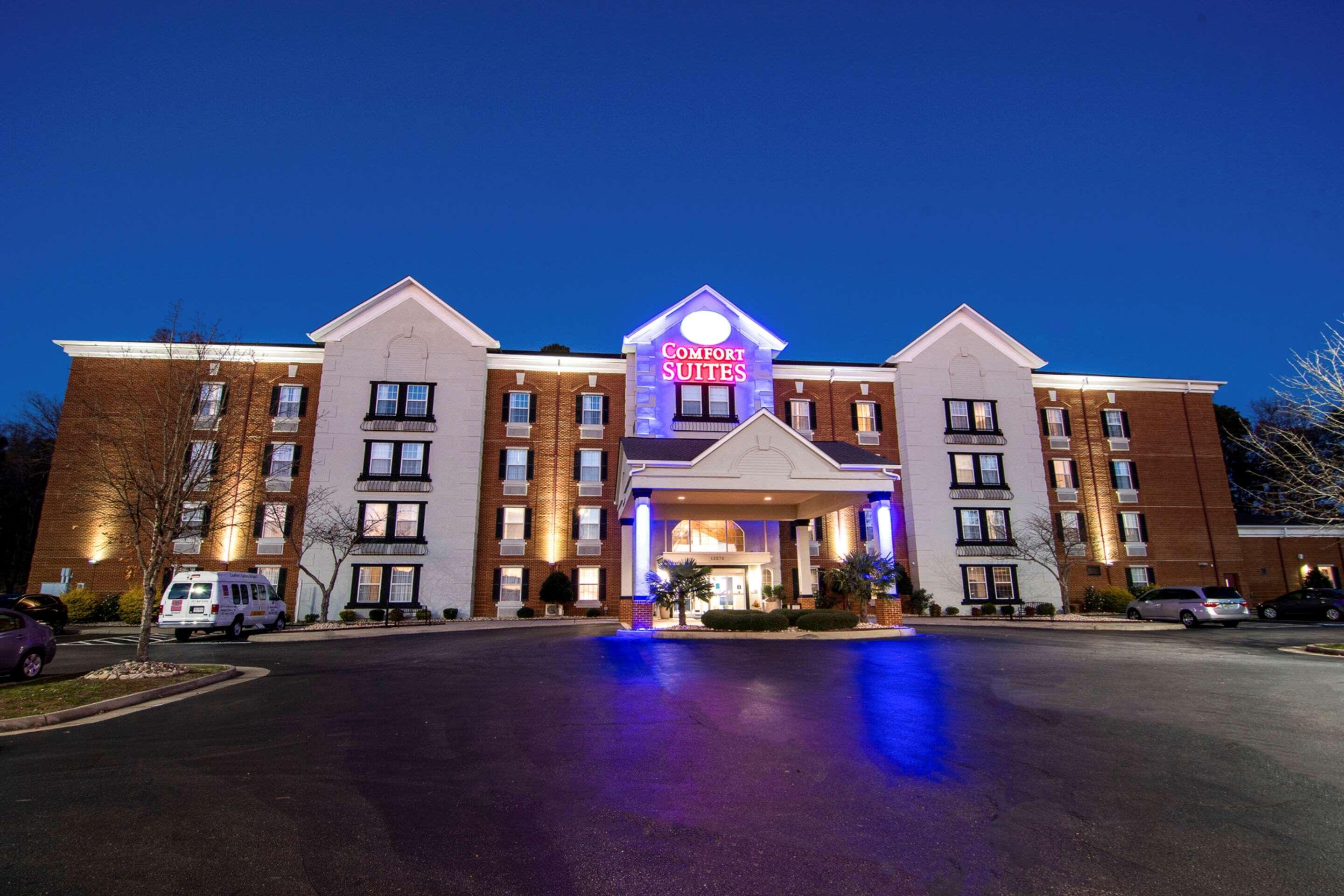 Comfort Suites Newport News Airport Exterior foto