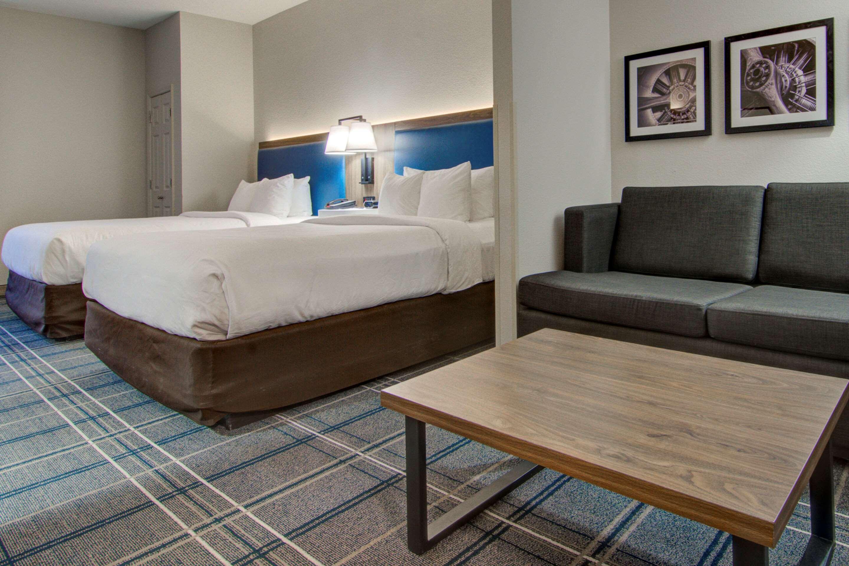 Comfort Suites Newport News Airport Exterior foto